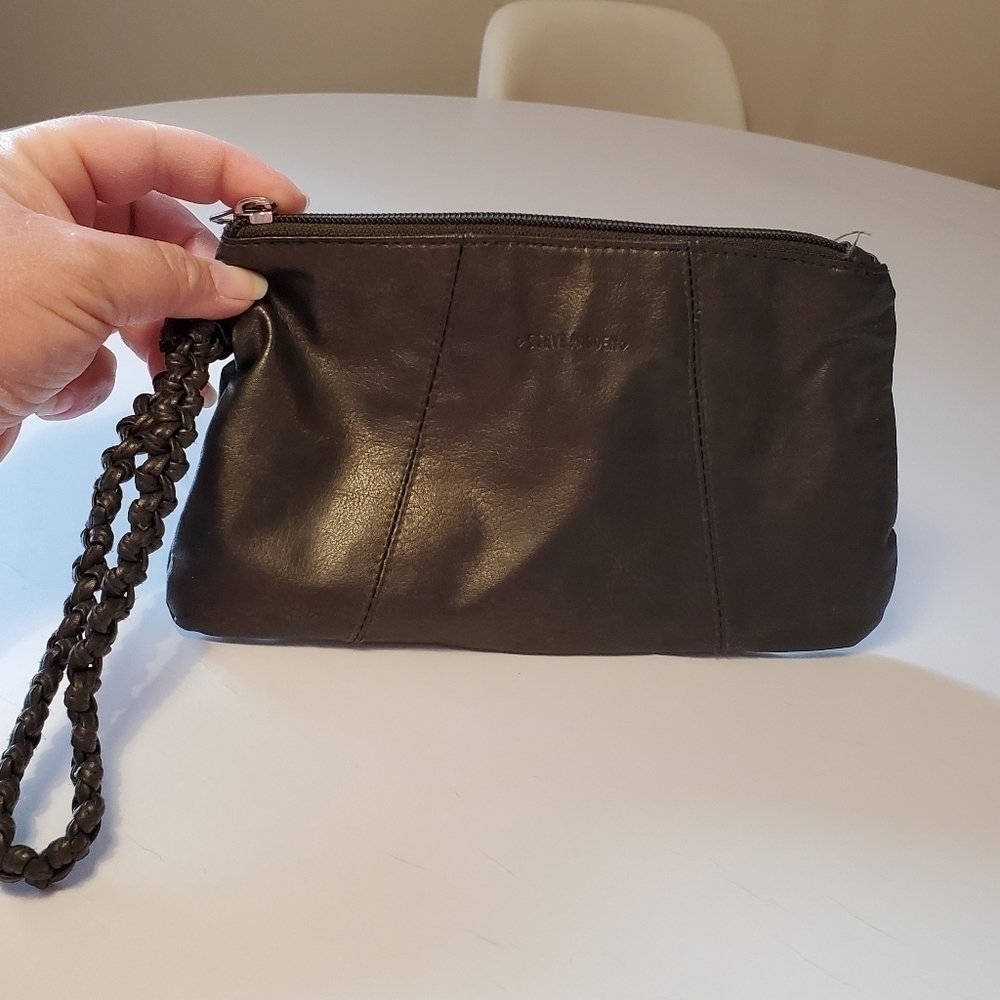 Steve Madden Metallic Geeen Wristlet Clutch - Picture 2 of 9